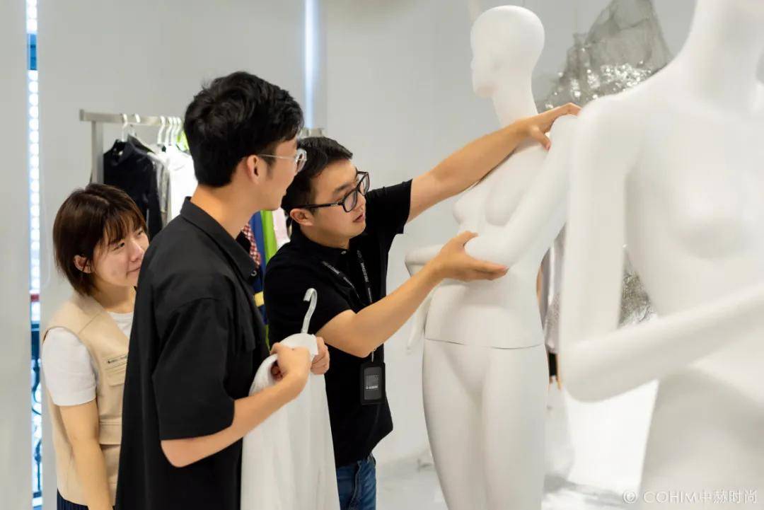 巨龙东路最新招工信息全面更新，职业机会与未来发展前景的探讨